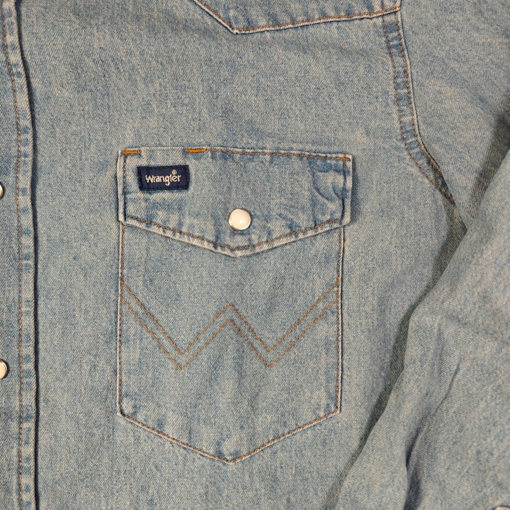 Wrangler Mens Blue Denim Pearl Snap Western Shirt Raw Hem Light Wash Medium 0124 - Picture 3 of 8